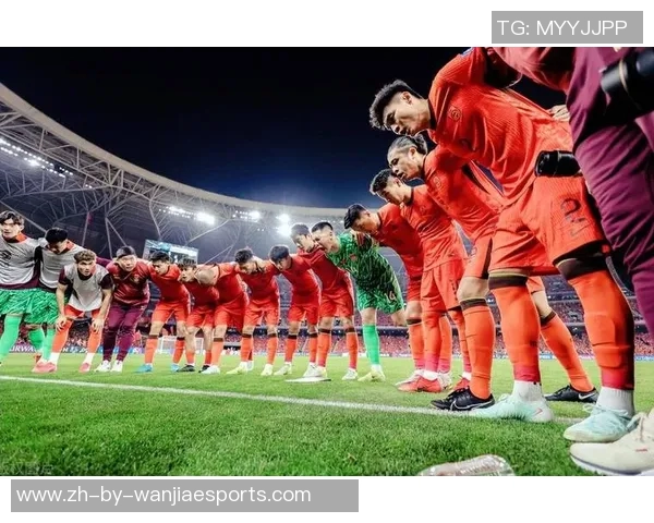 国足球星频频亮相绿茵场展现拼搏精神激励球迷热情助力中国足球发展 国足球星频频亮相绿茵场展现拼搏精神激励球迷热情助力中国足球发展