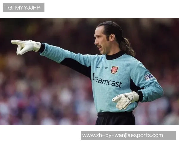 英格兰足球女星长发造型展现独特魅力与运动风尚 英格兰足球女星长发造型展现独特魅力与运动风尚